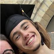 Mathématiciens à mes heures perdues, je suis un jeune qui aime partager mon savoir, je sors tout juste du bac spécialité math.